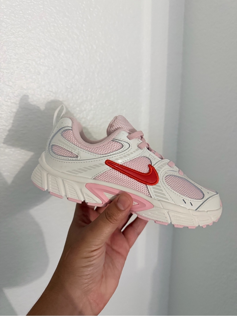 Nike Kids' Pink & White vr